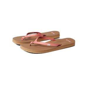 NWT Sanuk Yoga Joy Flip Flop in Coral. Womens size 11